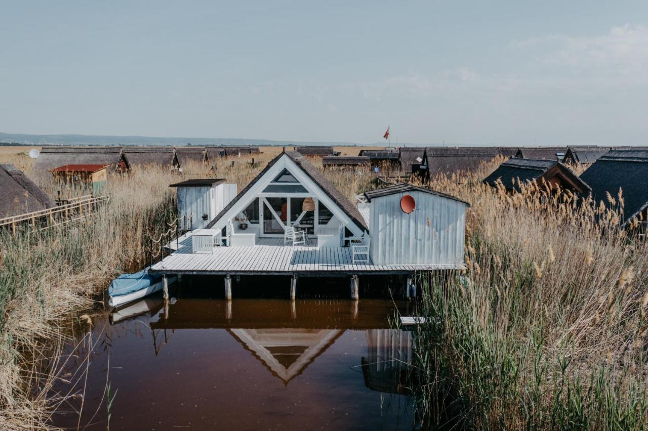 Seehuette Neusiedlersee - Strandhaus, Elektroboot Inklusive ルスト エクステリア 写真